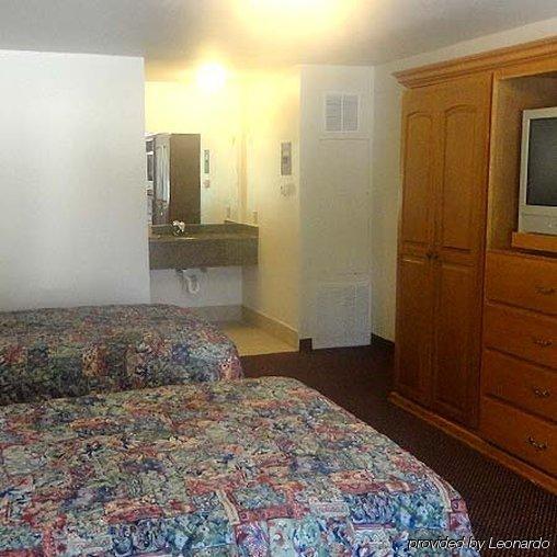 Garden Inn&Suites Silsbee Buitenkant foto