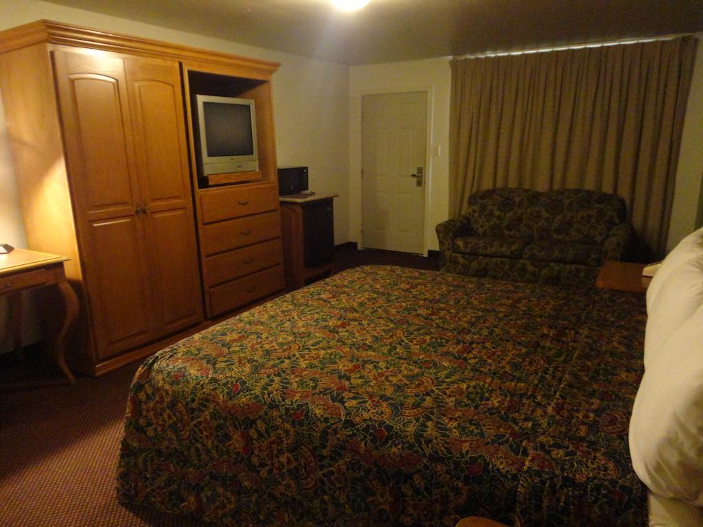 Garden Inn&Suites Silsbee Buitenkant foto