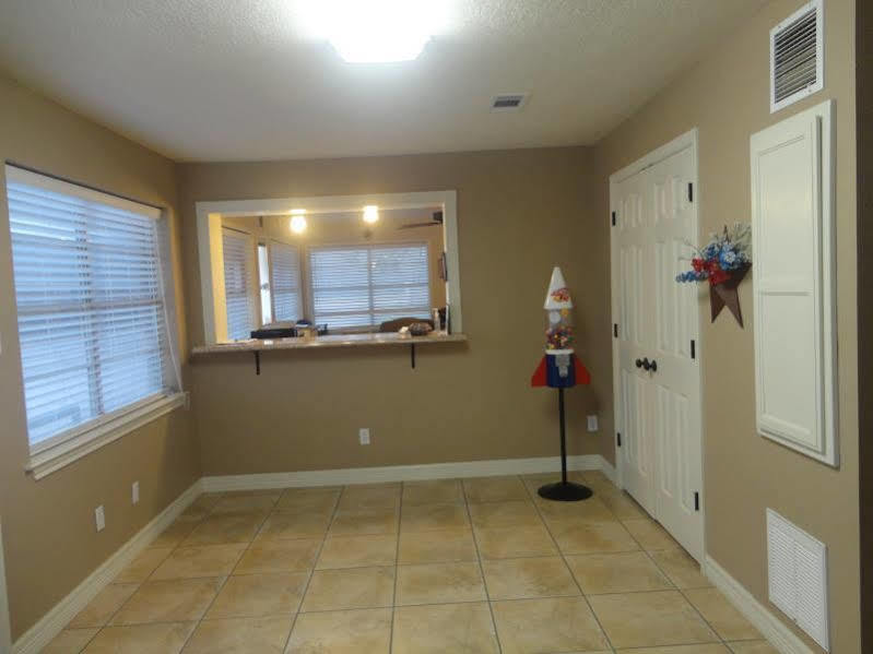 Garden Inn&Suites Silsbee Buitenkant foto