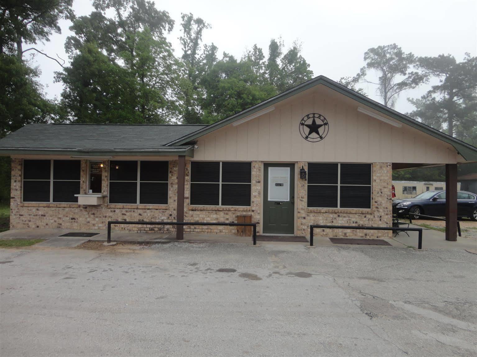 Garden Inn&Suites Silsbee Buitenkant foto